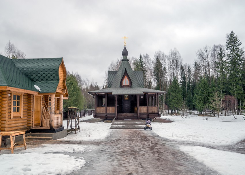 Троицкая Александро-Невская лавра. Скит Андрея Первозванного. Церковь Зосимы и Савватия Соловецких, Коркино (Всеволожский район, Ленинградская область). фасады
