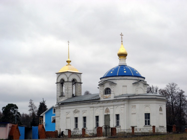 Дубна. Церковь Владимирской иконы Божией Матери. общий вид в ландшафте