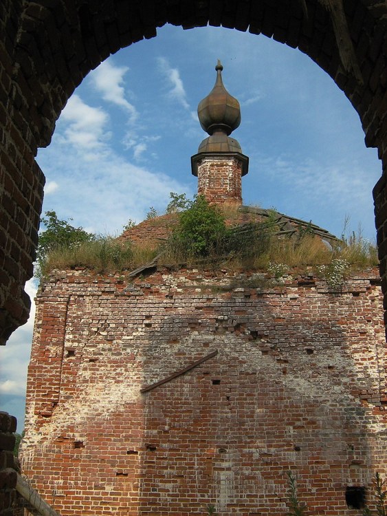 Дмитриевское (Сурковский с/с). Церковь Троицы Живоначальной. архитектурные детали