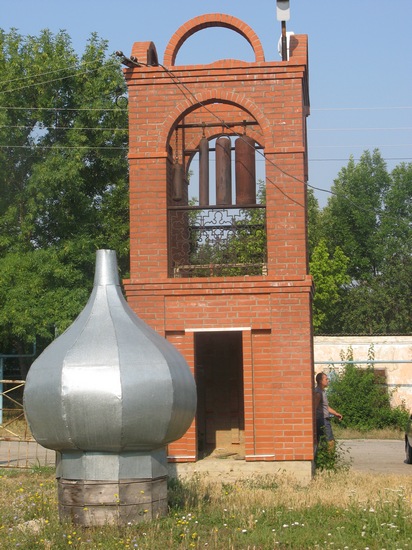 Церковь Троицы Живоначальной (новая), Гостагаевская (Анапа, город, Краснодарский край). общий вид в ландшафте, А это колокольня!