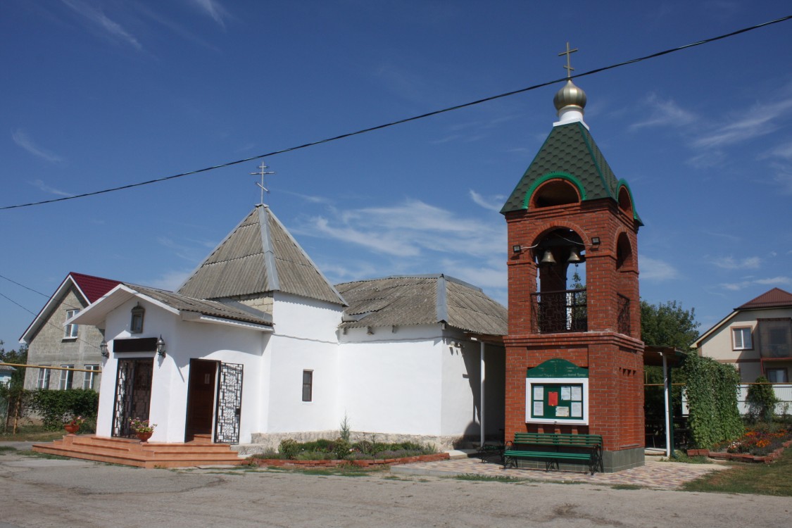 Церковь Троицы Живоначальной (новая), Гостагаевская (Анапа, город, Краснодарский край). фасады