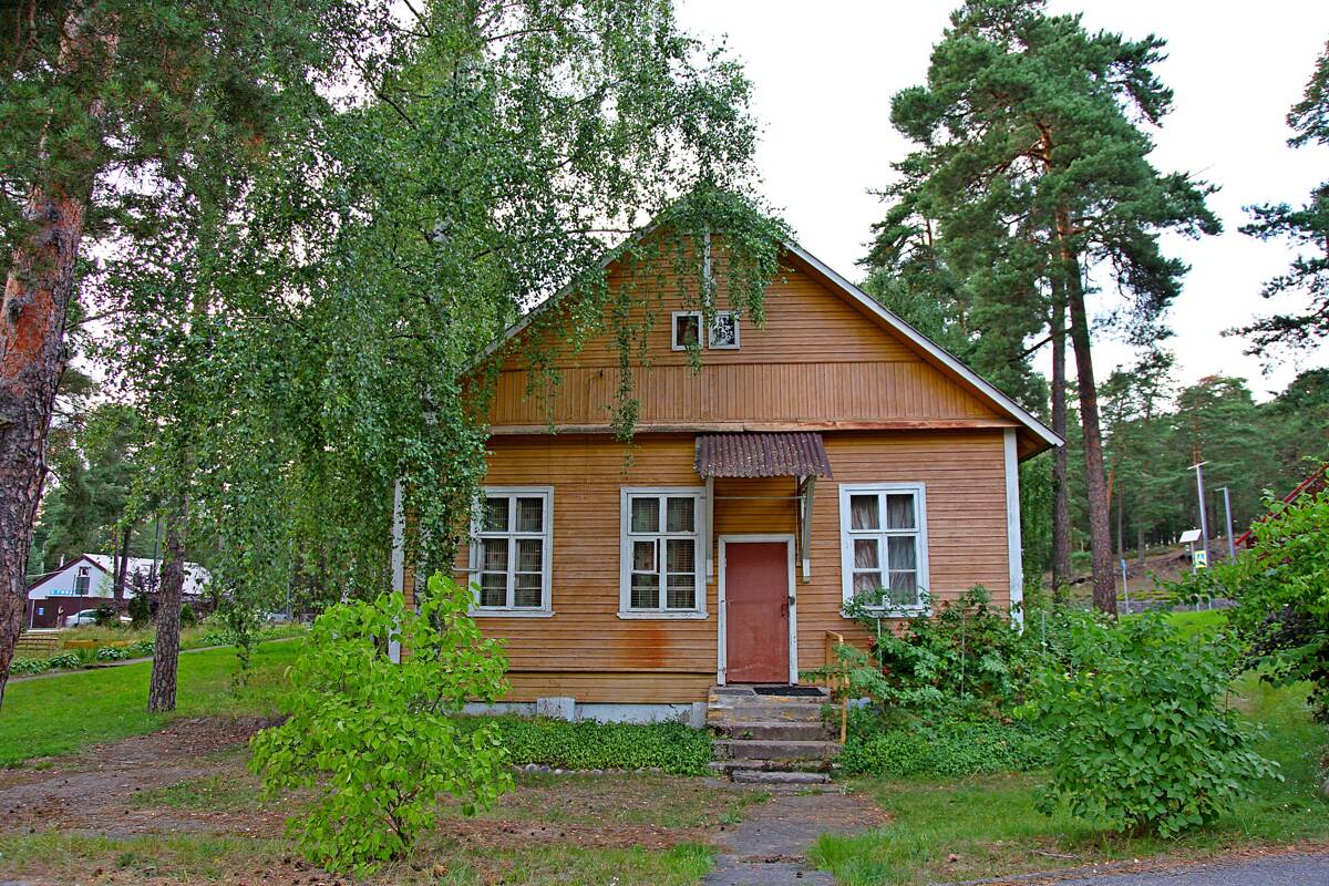 Церковь Пантелеимона Целителя, Сосновый Бор (Сосновый Бор, город, Ленинградская область). фасады, Вид сзади