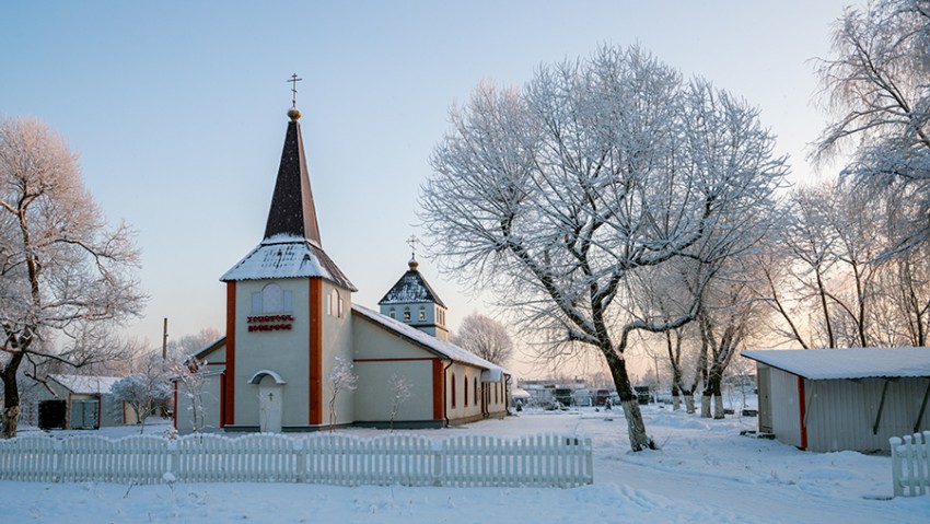 Церковь Иоанна Богослова, Аннино (Ломоносовский район, Ленинградская область). фасады, Вид с юго-западной стороны.