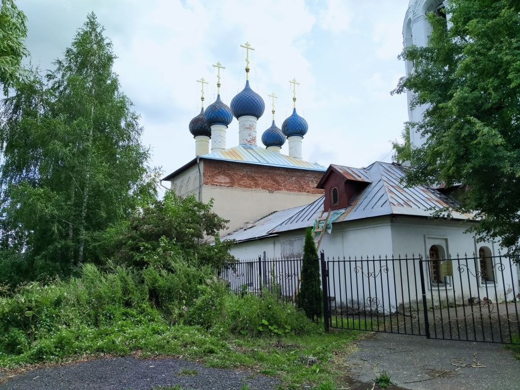 Лучинское. Церковь Иоакима и Анны. фасады