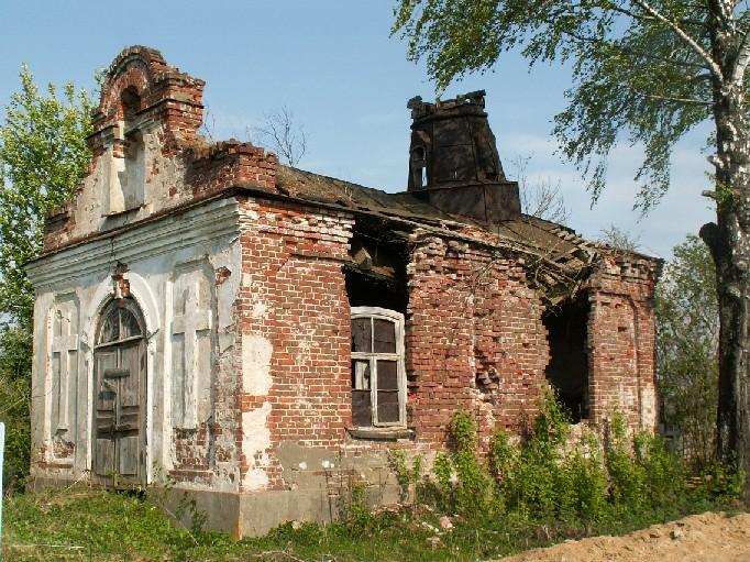 Часовня Покрова Пресвятой Богородицы, Подолешье (Гдовский район, Псковская область). общий вид в ландшафте