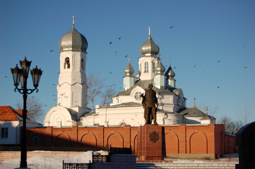 Троицк. Церковь Димитрия Солунского. общий вид в ландшафте