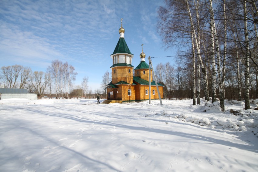 Павловичи. Церковь Благовещения Пресвятой Богородицы. общий вид в ландшафте