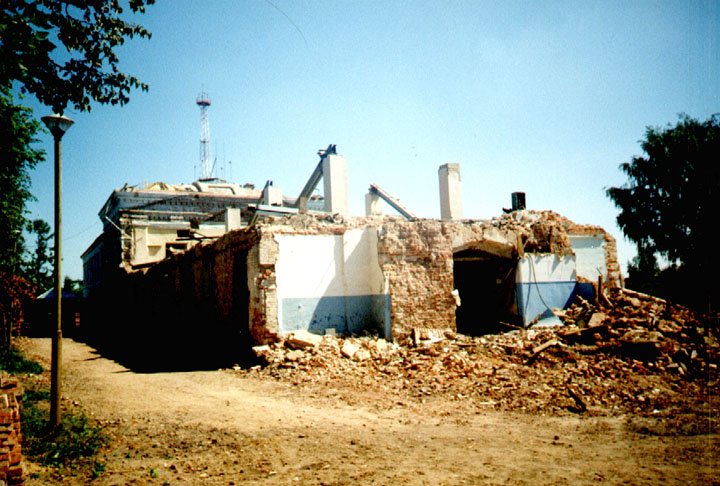 Церковь Михаила Архангела, Талдом (Талдомский городской округ и г. Дубна, Московская область). дополнительная информация, Лето 1997 года. Над зимней (трапезной) частью храма был снесён второй этаж, который был надстроен в советское время. Фотография предоставлена настоятелем храма И.Шугаевым.