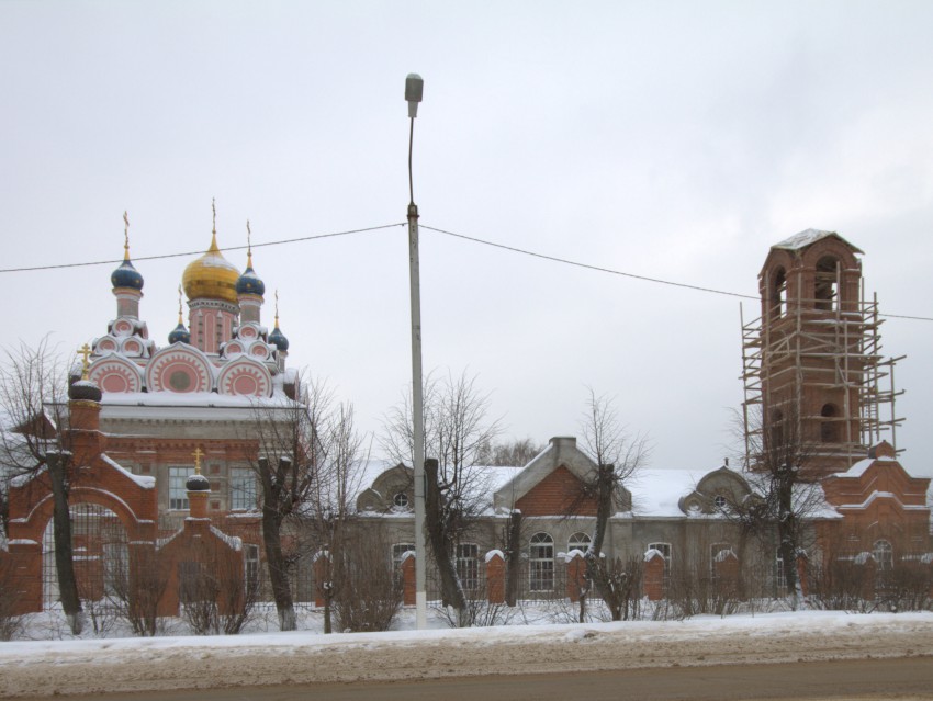 Талдом. Церковь Михаила Архангела. общий вид в ландшафте