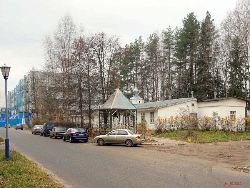 Церковь Пантелеимона Целителя, Дубна (Талдомский городской округ и г. Дубна, Московская область). общий вид в ландшафте