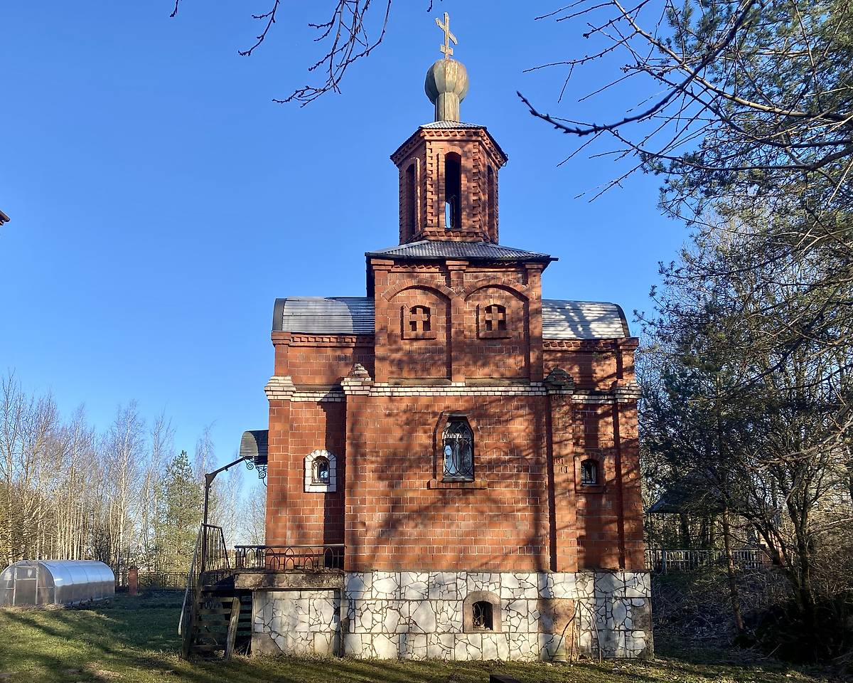 Вид с запада, фасады. Неизвестная часовня, Ахмузи (Гатчинский район, Ленинградская область)