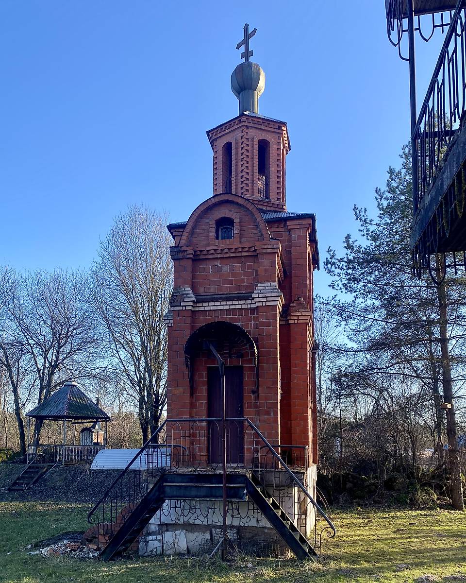 Вид с севера, фасады. Неизвестная часовня, Ахмузи (Гатчинский район, Ленинградская область)