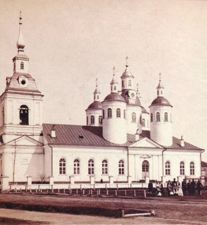 Церковь Троицы Живоначальной, Медведь (Шимский район, Новгородская область). архивная фотография, 1890—1905, год. фото с сайта https://pastvu.com/p/426619