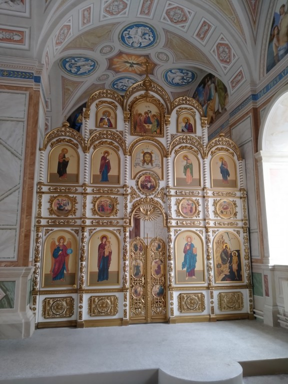 Церковь Казанской иконы Божией Матери, Дединово (Луховицкий городской округ, Московская область). интерьер и убранство, интерьер  (иконостас правого придела)