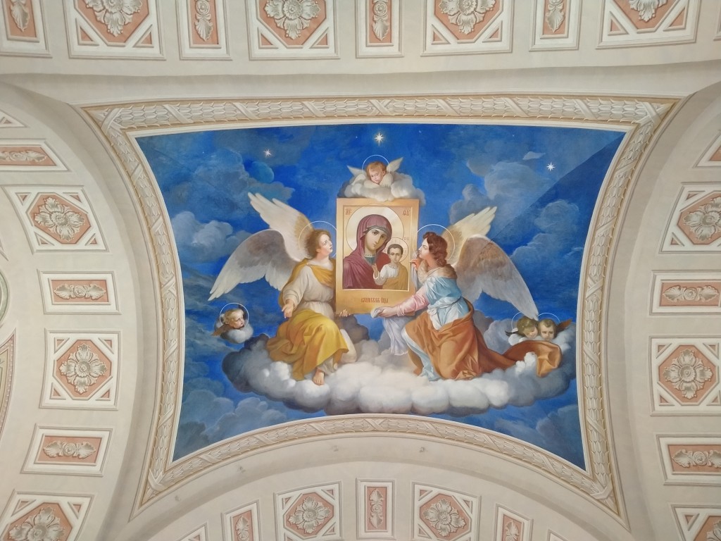 Церковь Казанской иконы Божией Матери, Дединово (Луховицкий городской округ, Московская область). интерьер и убранство, интерьер  (потолочная роспись трапезной)