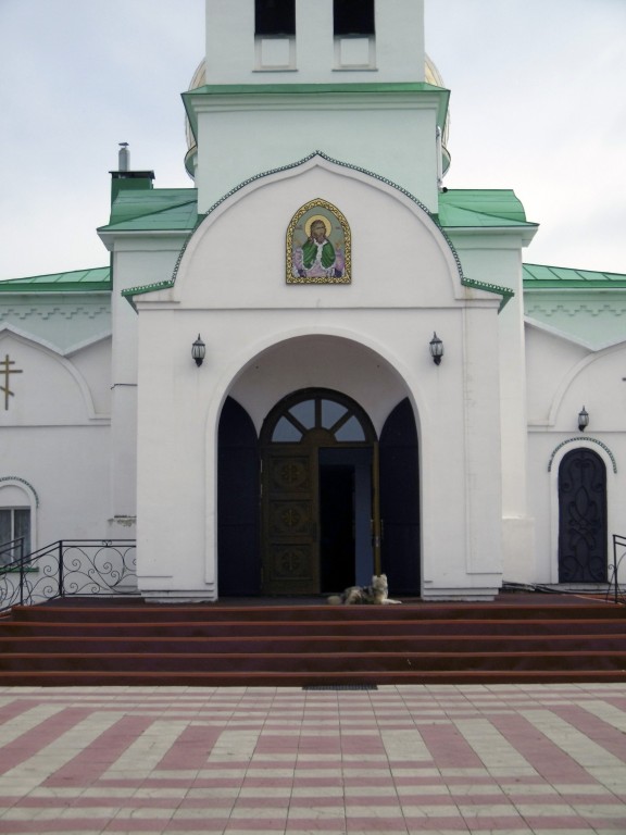 Церковь Илии Пророка, Нурлат (Нурлатский район, Республика Татарстан). архитектурные детали, Главные врата храма