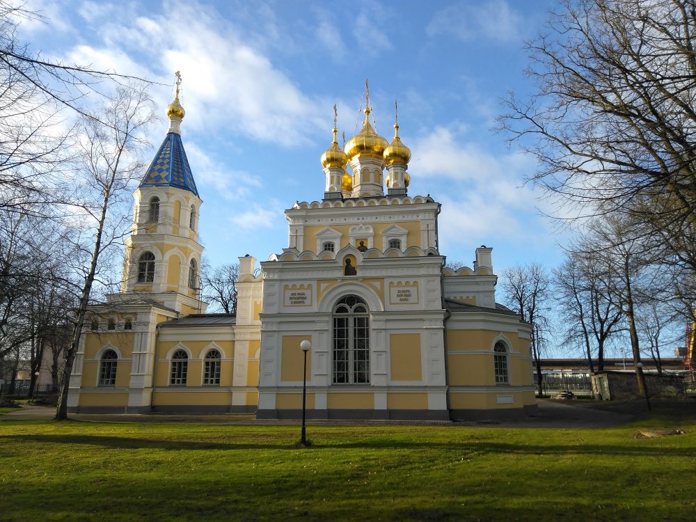Церковь Николая Чудотворца, Вентспилс (Вентспилсский край и г. Вентспилс, Латвия). фасады, Вид на храм с правой стороны