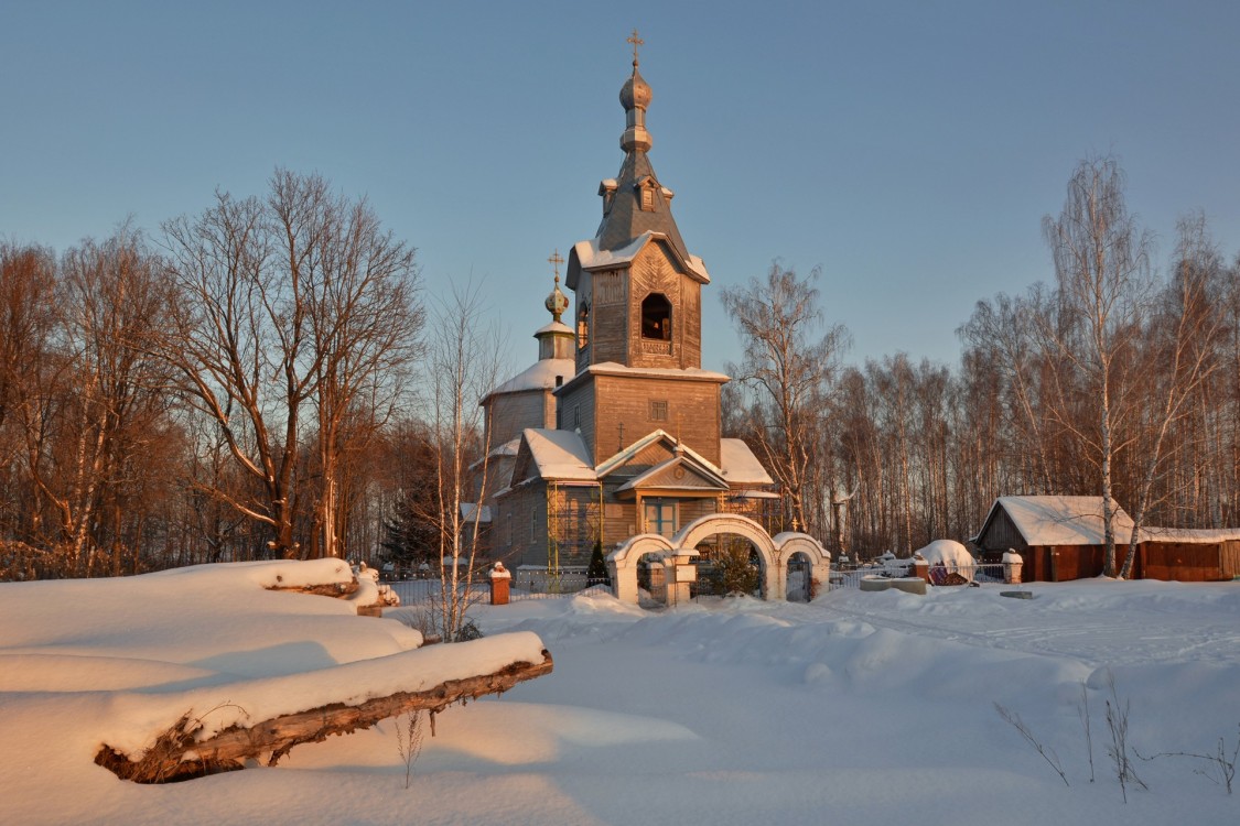 Сабурово. Церковь Успения Пресвятой Богородицы. фасады, Общий вид с северо-запада