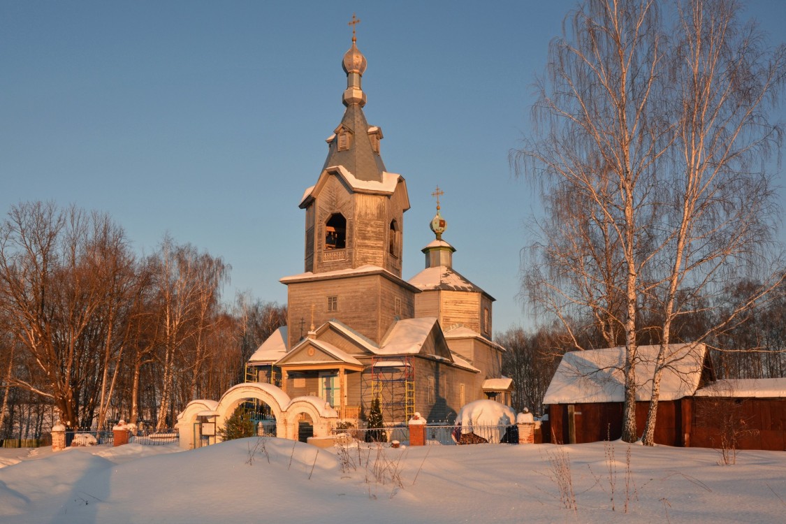 Сабурово. Церковь Успения Пресвятой Богородицы. фасады, Общий вид с юго-запада