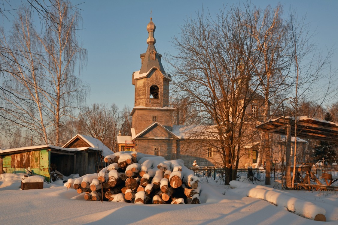 Церковь Успения Пресвятой Богородицы, Сабурово (Касимовский район и г. Касимов, Рязанская область). фасады, Общий вид с юга