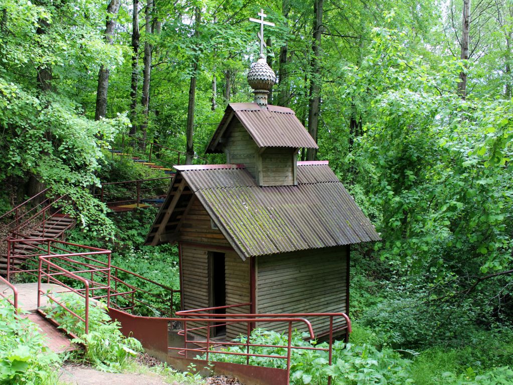 Богородское. Часовня-купальня на источнике Никиты мученика. фасады