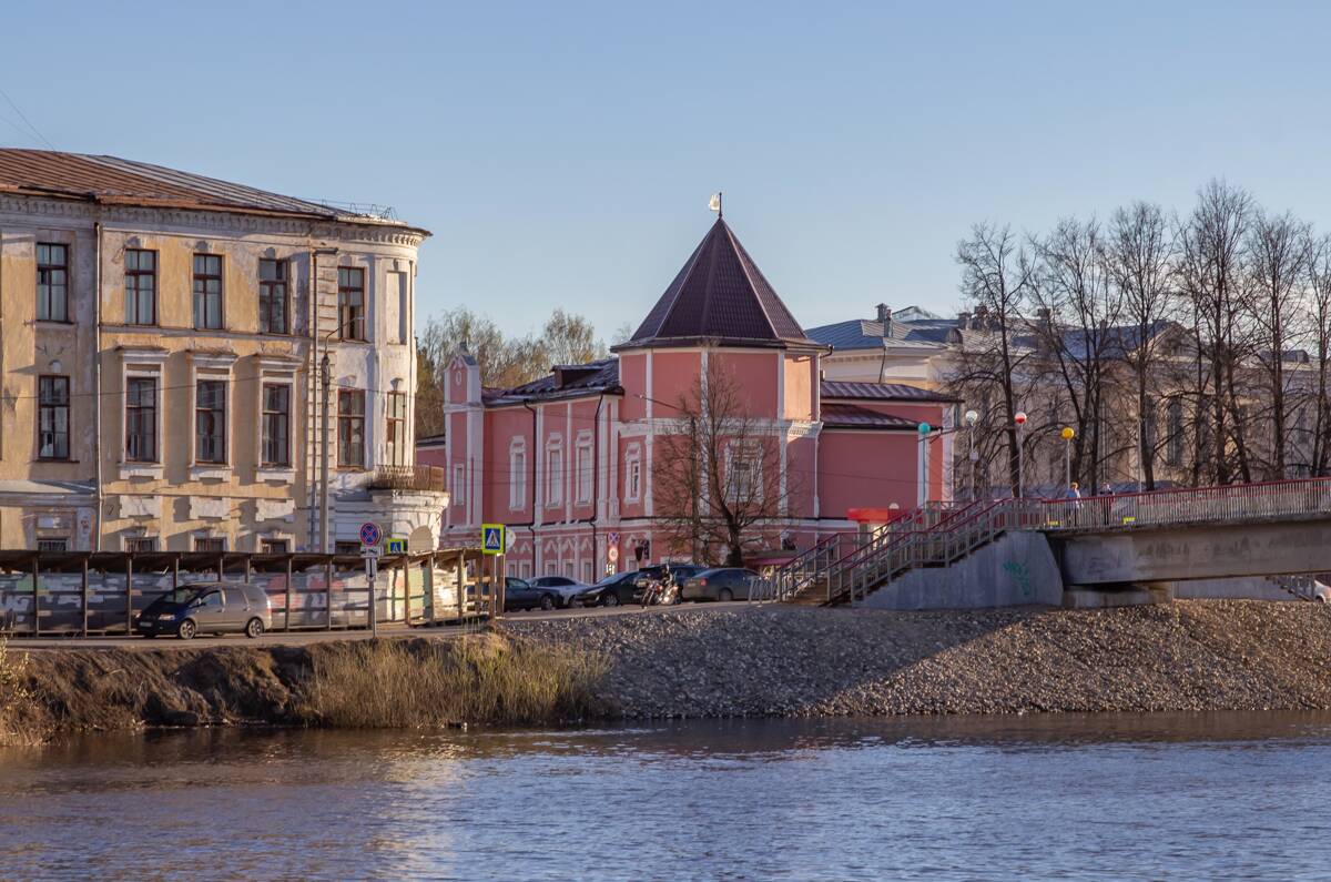 Церковь Зосимы и Савватия, Вологда (Вологда, город, Вологодская область). фасады, Вид с северо-востока в ландшафте
