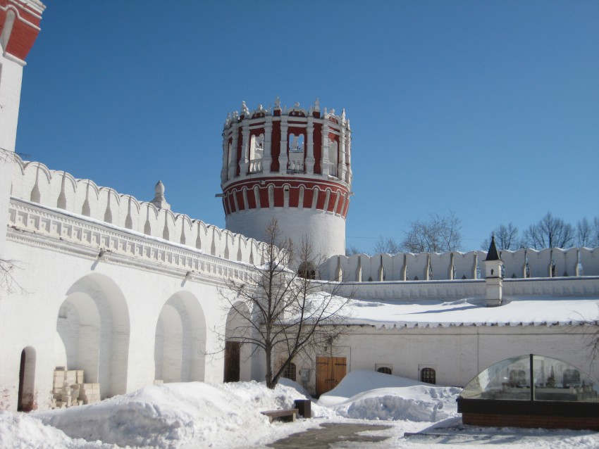 Хамовники. Новодевичий монастырь. Церковь Николая Чудотворца  в северо-восточной башне. фасады