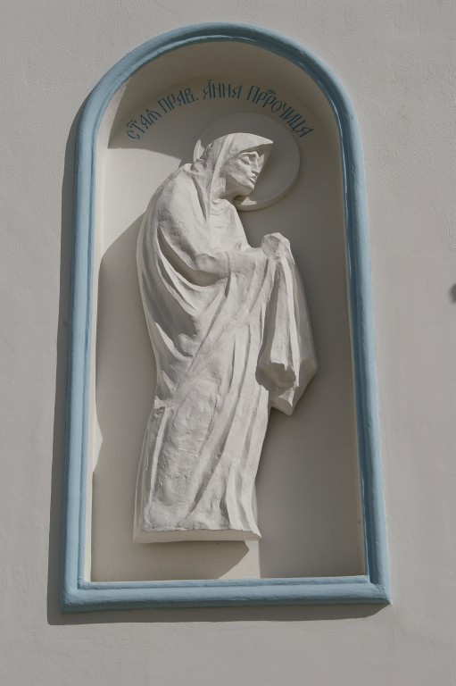 Собор Симеона и Анны, Елгава (Елгавский край, г. Елгава, Латвия). архитектурные детали, Скульптура на фасаде церкви.