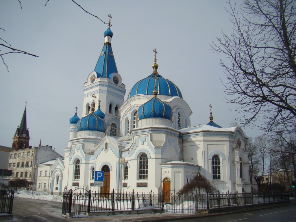 Собор Симеона и Анны, Елгава (Елгавский край, г. Елгава, Латвия). фасады, Вид правой части храма со стороны алтаря