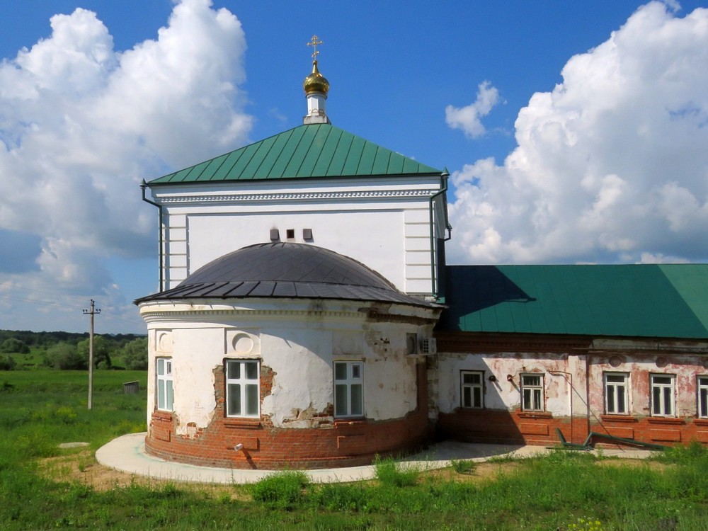 Преображенский. Спасо-Преображенский мужской монастырь. Церковь Александра Невского. фасады