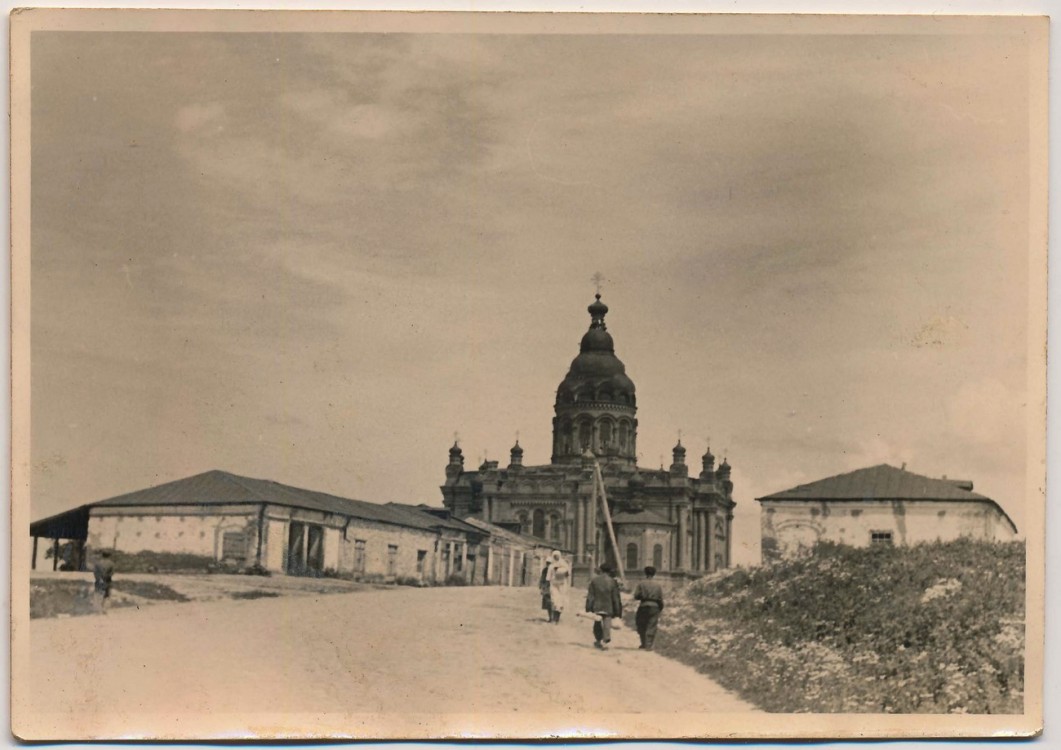 Обоянь. Собор Троицы Живоначальной. архивная фотография, Фото 1942 г. с аукциона e-bay.de