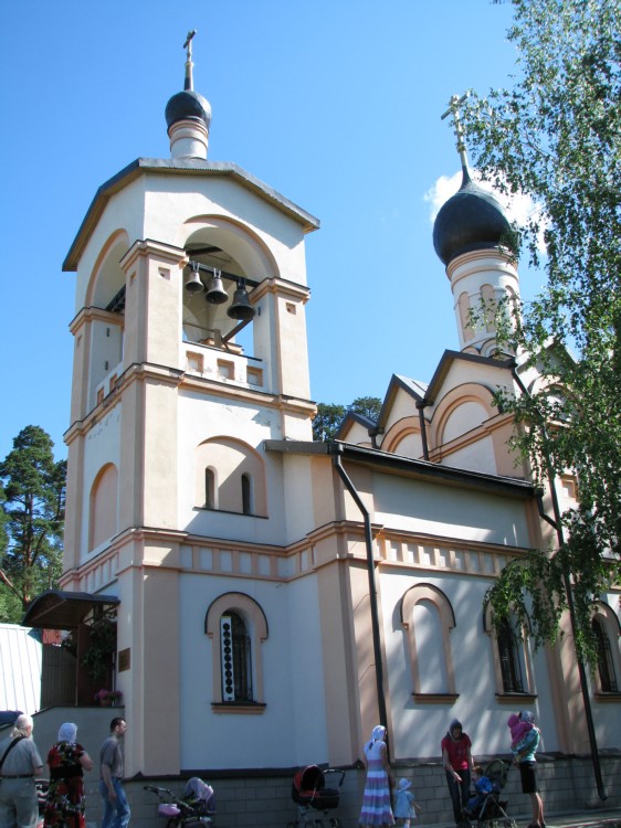 Церковь Матроны Московской, Тарасовка (Пушкинский район и гг. Ивантеевка, Королёв, Московская область). фасады, Праздник Святой Троицы