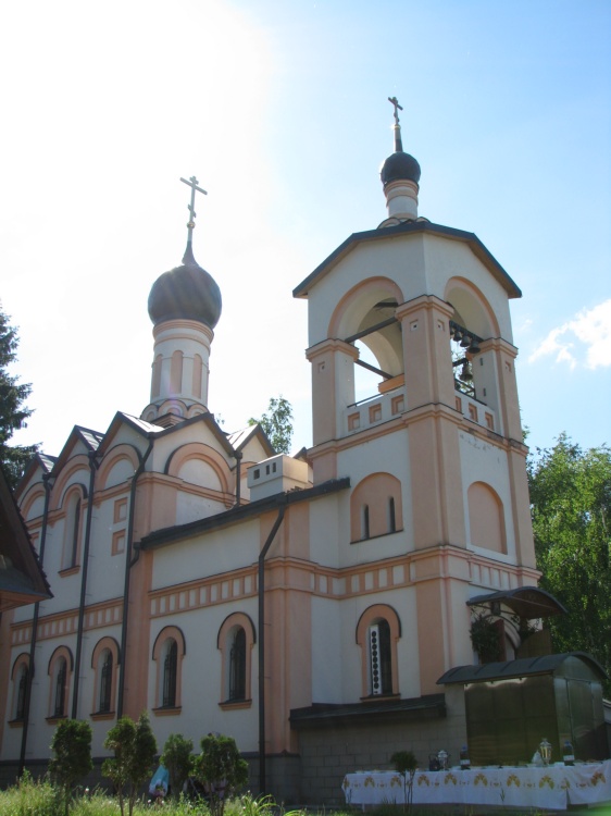 Церковь Матроны Московской, Тарасовка (Пушкинский район и гг. Ивантеевка, Королёв, Московская область). фасады, Праздник Святой Троицы