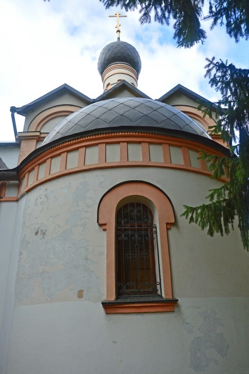 Церковь Матроны Московской, Тарасовка (Пушкинский район и гг. Ивантеевка, Королёв, Московская область). фасады