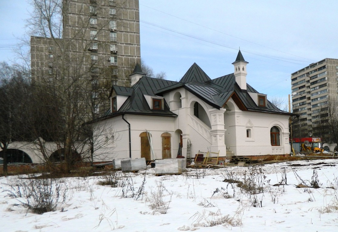 Церковь Серафима Саровского в Раеве, Северное Медведково (Северо-Восточный административный округ (СВАО), г. Москва). дополнительная информация, Дом причта