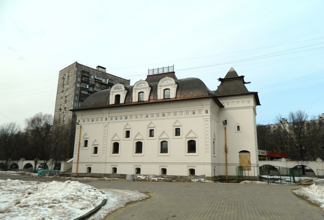 Церковь Серафима Саровского в Раеве, Северное Медведково (Северо-Восточный административный округ (СВАО), г. Москва). дополнительная информация, Дом причта