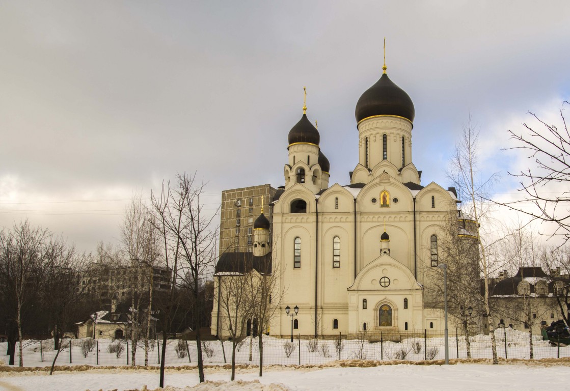 Церковь Серафима Саровского в Раеве, Северное Медведково (Северо-Восточный административный округ (СВАО), г. Москва). фасады
