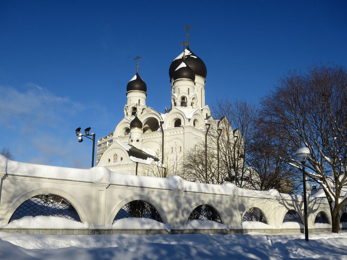фасады. Церковь Серафима Саровского в Раеве, Северное Медведково (Северо-Восточный административный округ (СВАО), г. Москва)