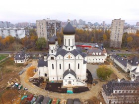 Москва. Церковь Серафима Саровского в Раеве