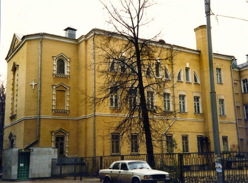 Донской. Домовая церковь Павла Латрийского при бывшем Арнольдо-Третьяковском училище. фасады