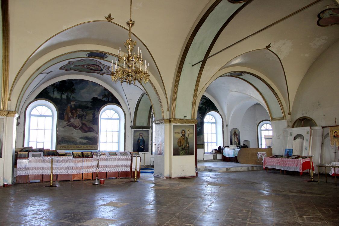 Церковь Зосимы и Савватия Соловецких, Коршик (Оричевский район, Кировская область). интерьер и убранство, В теплом храме.