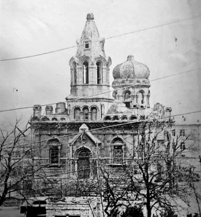 Баку. Кафедральный собор Жён-мироносиц. архивная фотография, Храм в годы запустения, вид с запада