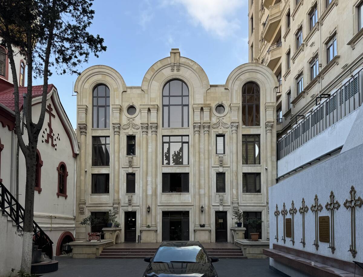 Церковь Михаила Архангела, Баку (Азербайджан, Прочие страны). дополнительная информация, Церковный дом