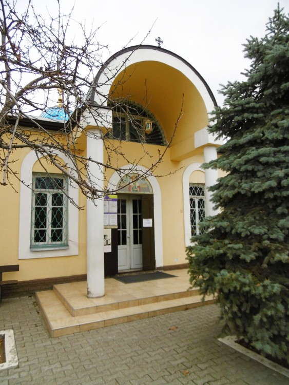 Кафедральный собор Успения Пресвятой Богородицы, Махачкала (Махачкала, город, Республика Дагестан). архитектурные детали, Врата малого храма-придела Александра Невского