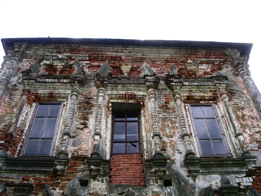Церковь Благовещения Пресвятой Богородицы, Курилово (Жуковский район, Калужская область). дополнительная информация, фрагмент северного фасада