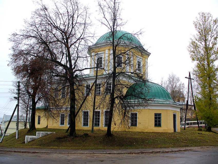 Торжок. Церковь Воздвижения Креста Господня. фасады