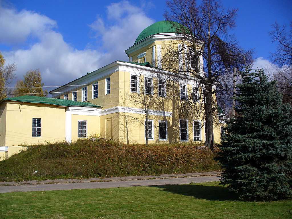 Церковь Воздвижения Креста Господня, Торжок (Торжокский район и г. Торжок, Тверская область). фасады, Вид с юго-восточной стороны.