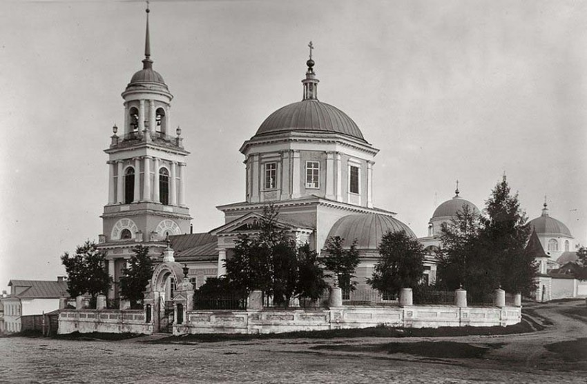 Фото храмов 19 век без крестов