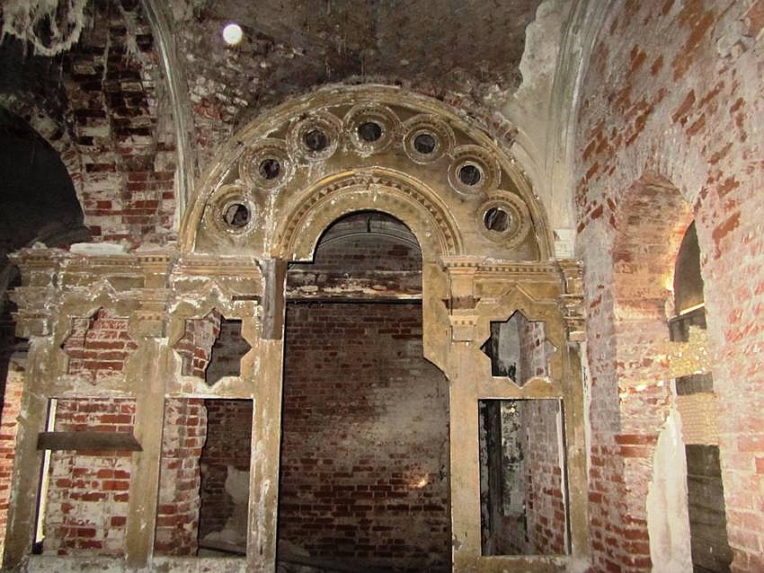 Церковь Воздвижения Креста Господня, Бондюг (Чердынский район, Пермский край). интерьер и убранство, южный престол, вид с запада