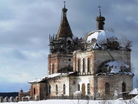 Бондюг. Церковь Воздвижения Креста Господня